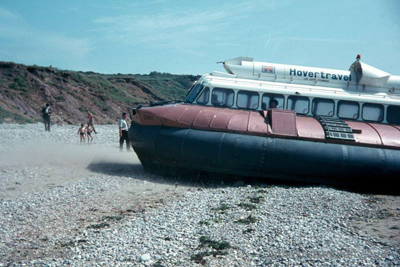 The SRN6 with Hovertravel - Arriving (credit: Pat Lawrence).